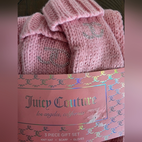 Juicy Couture 3PC Winter Gift Set Scarf, Hat And Gloves With Embellished Logo - Picture 1 of 7